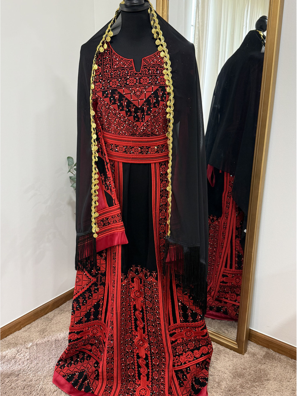 Red Henna Thobe